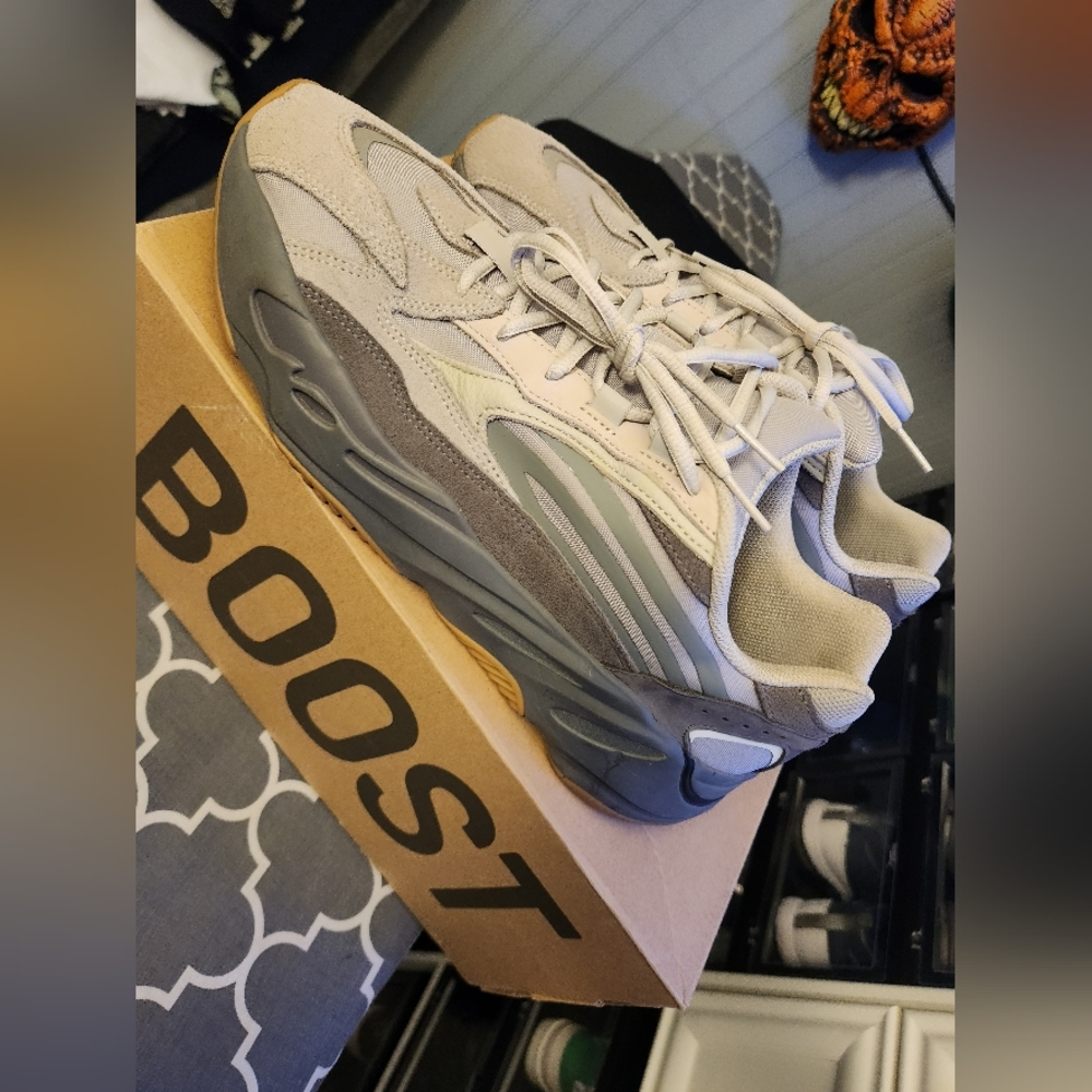 Yeezy Boost 700